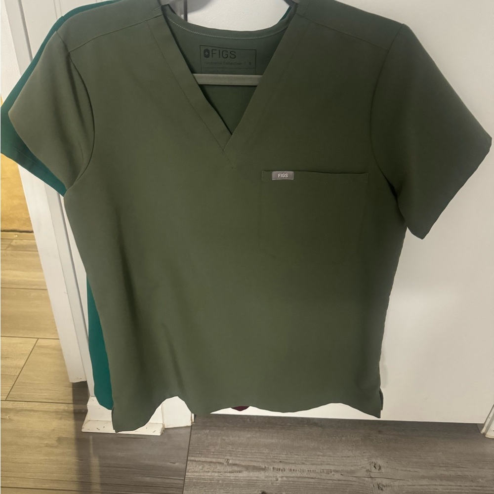 Figs Forest Green V-Neck Scrub Top